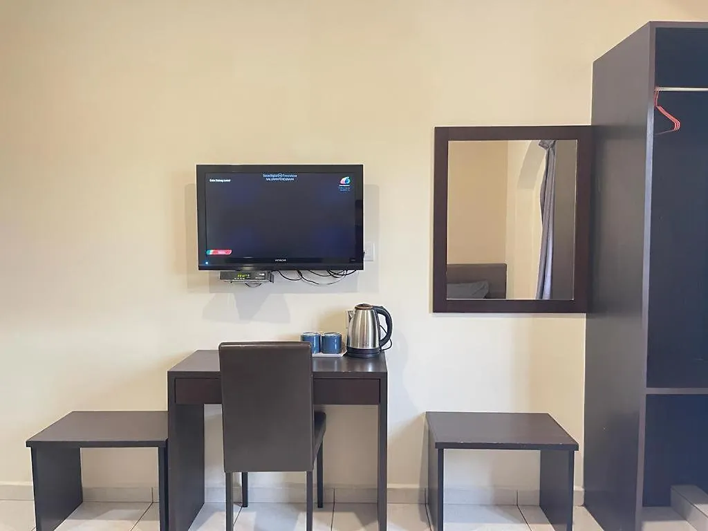 Ze Xiang Hotel - Desa Jaya Ikea Self Check In Johor Bahru 0*,  Malaysia